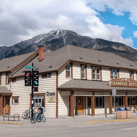 Party Hostel - The Canmore Hotel Hostel 外观 照片